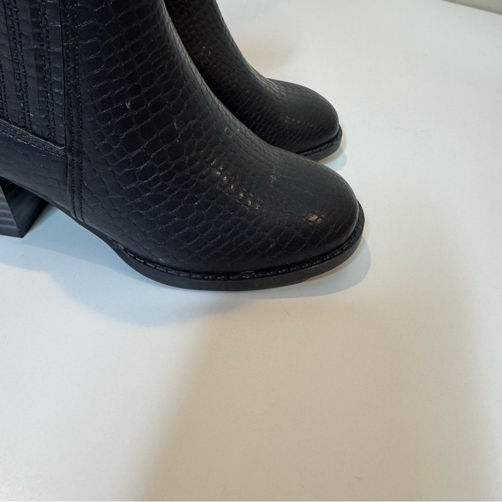 Vince Camuto Girls Black Textured Ankle Boots –Side Zip – Block Heel Sz 11 NWOT - Picture 5 of 10